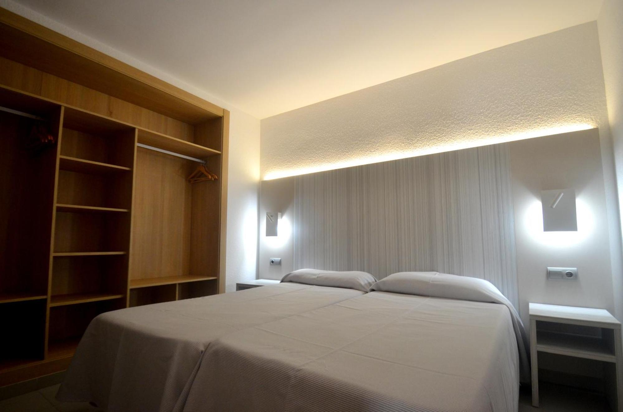 Apartamentos Jet - Adults Only Playa d'en Bossa Exteriör bild