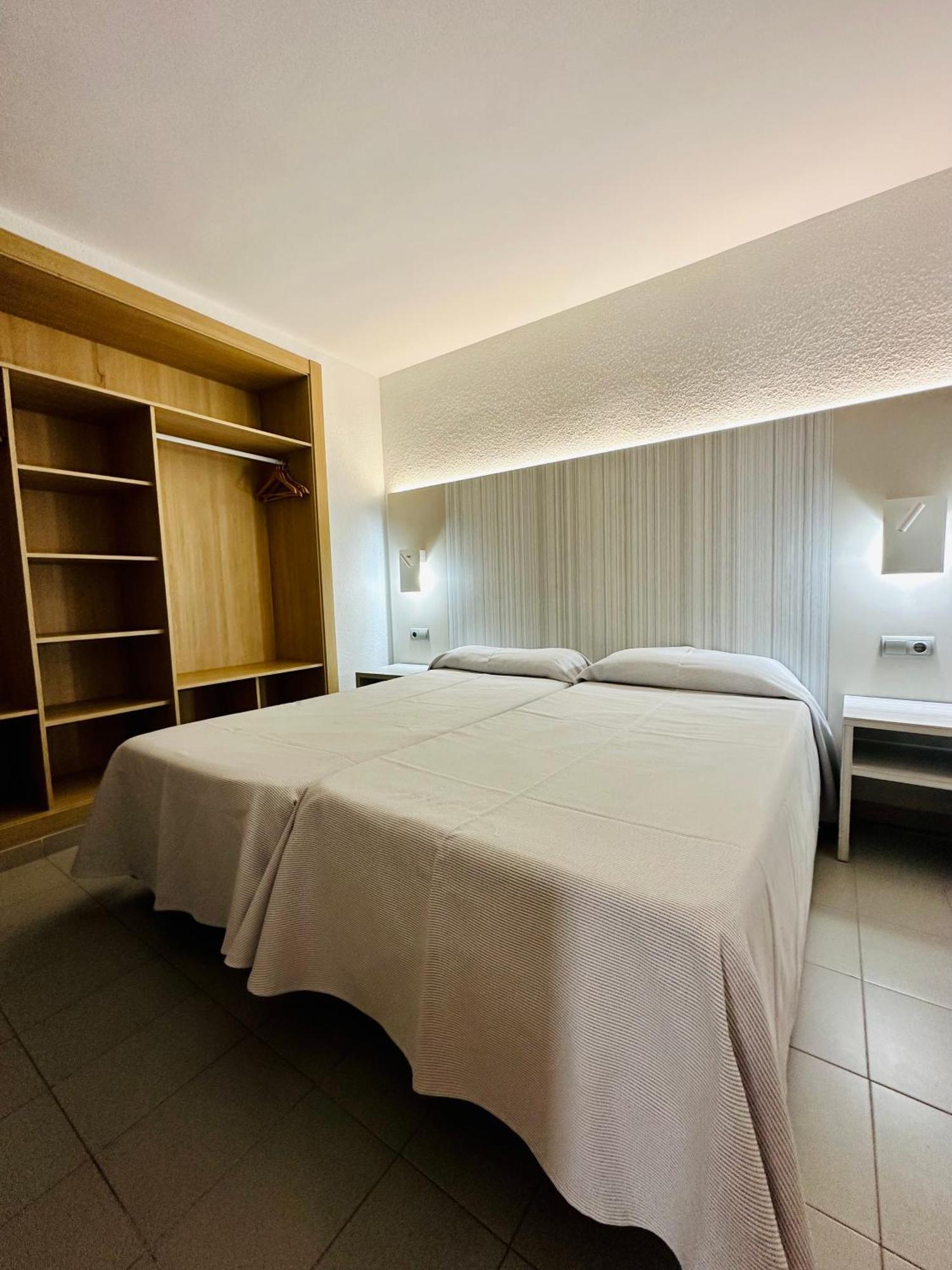 Apartamentos Jet - Adults Only Playa d'en Bossa Exteriör bild
