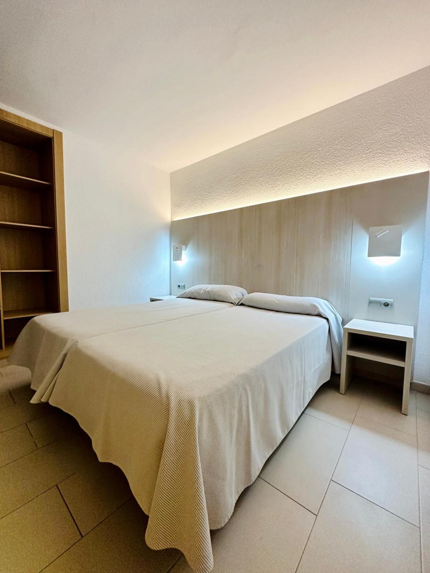 Apartamentos Jet - Adults Only Playa d'en Bossa Exteriör bild