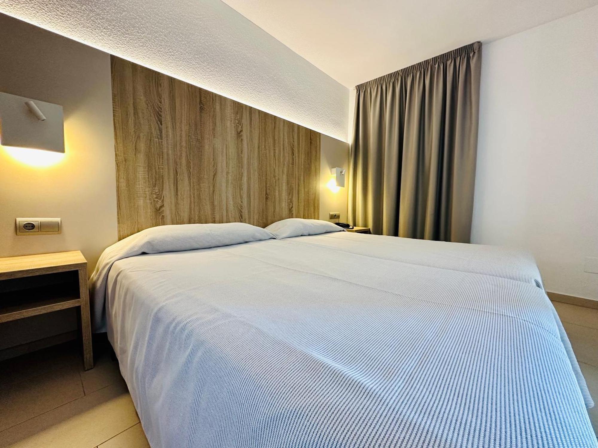 Apartamentos Jet - Adults Only Playa d'en Bossa Exteriör bild