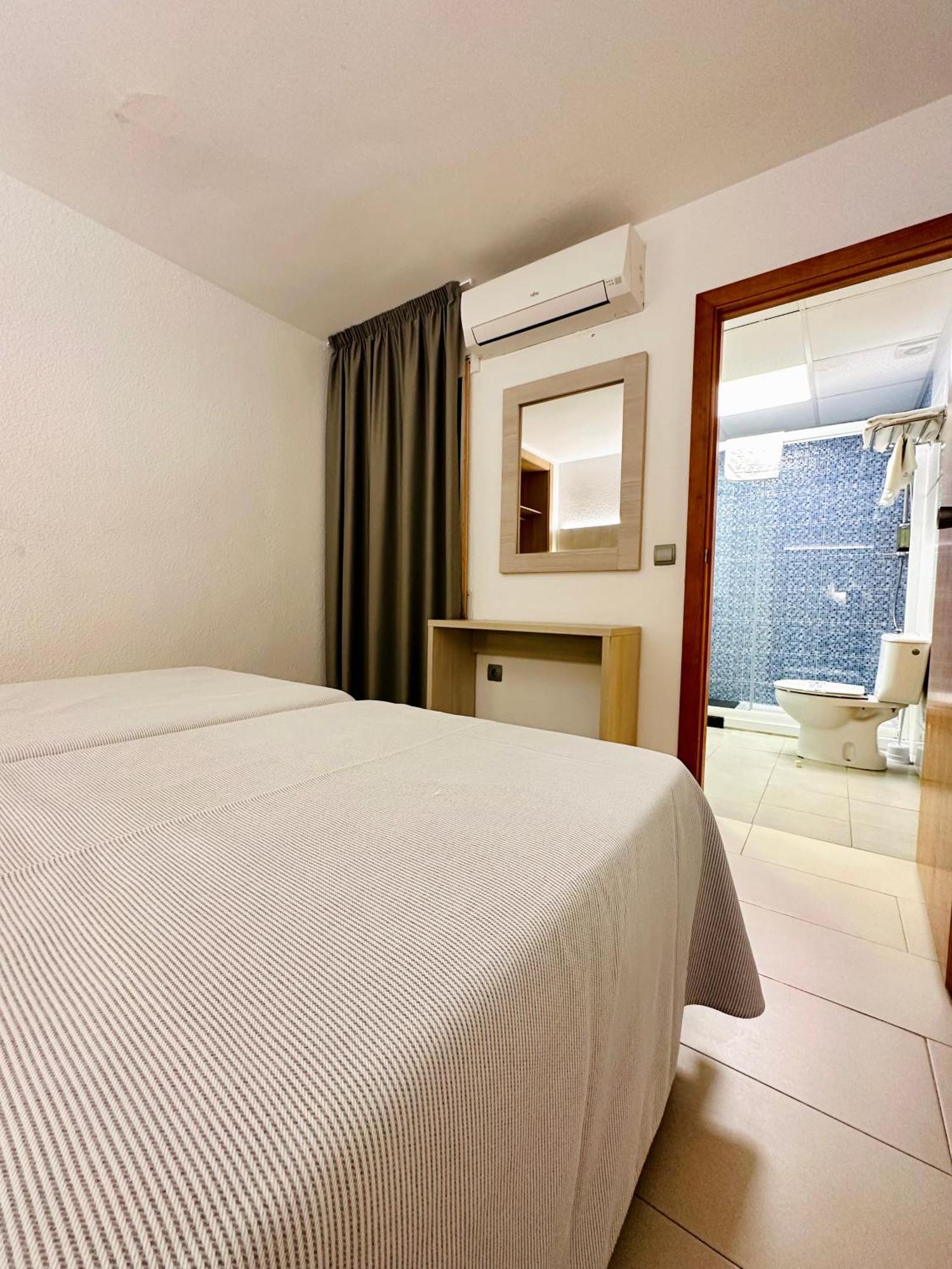 Apartamentos Jet - Adults Only Playa d'en Bossa Exteriör bild